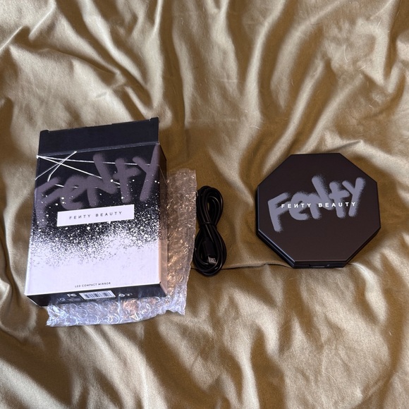 Fenty Beauty Accessories - Fenty Beauty Black and White Compact with Box